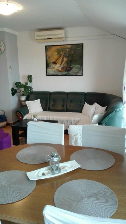 Ferienwohnung Apartman Nicole Zadar Exterior foto